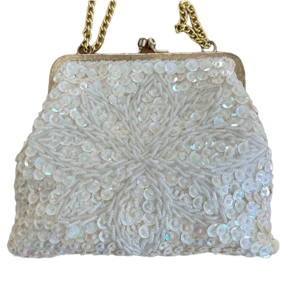 60’s Vintage PurseSTYLED BY BOUNTY cream sequins and gold trim. - Picture 1 of 12